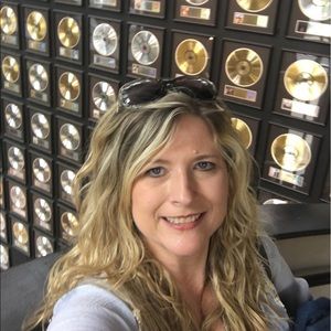 Meet your Posher, Andrea